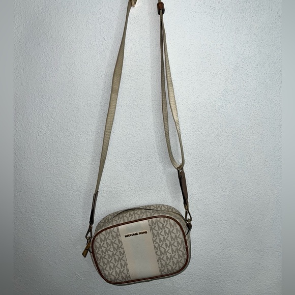 Original Michael Kors Crossbody - Picture 2 of 8